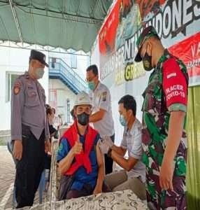 Ratusan Karyawan JIIPE Menerima Vaksin Booster sebelum Mudik Idul Fitri