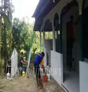 Babinsa Koramil 0801/05 Nawangan Gotong Royong Bersama Warga Binaan Renovasi Mushola