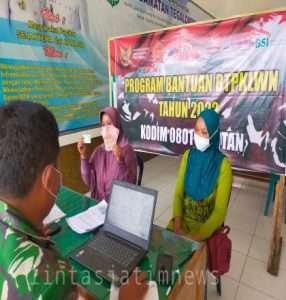 Ribuan Masyarakat Mendapat Bantuan BTPKLWN Disalurkan Jajaran Kodim 0801/Pacitan