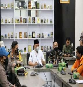 Kapolres Gresik : Aksi Demo Mahasiswa di Depan Gedung DPRD Gresik Kondusif