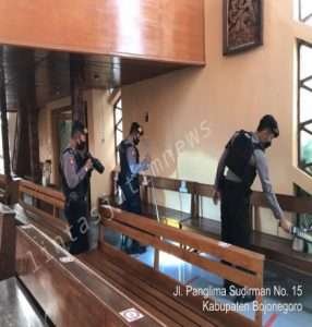 Jelang Ibadah Jumat Agung, Polisi Sterilisasi Sejumlah Gereja di Bojonegoro