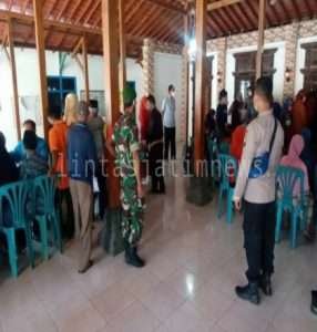 Babinsa Musuk Pantau Dan Awasi Pembagian BLT