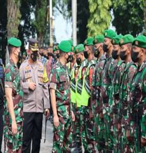 TNI-Polri Apel Gelar Pasukan Jelang Kedatangan Presiden Joko Widodo ke Gresik