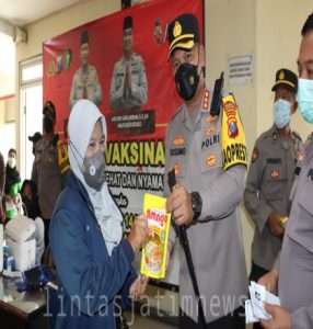 Layani Vaksin Pemudik, Polresta Sidoarjo Buka Gerai Vaksinasi di Terminal Purabaya
