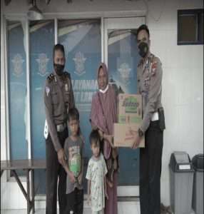 Satlantas Polres Gresik Salurkan Bantuan Kepada anak Yatim Piatu Korban Laka