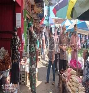 Forkopincam Jatisrono Sidak Penerapan Protkes Dan Data Warga Yang Belum Mendapat Vaksin Booster Di Tempat Keramaian