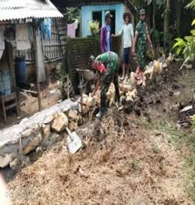 Wujud Manunggal Dengan Rakyat, Babinsa Dukuh Bantu Pembuatan Pondasi