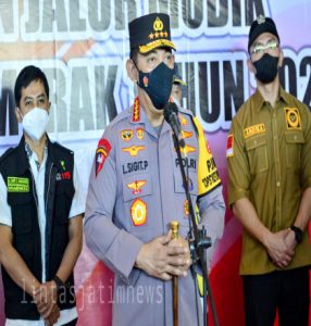 Tinjau Pelabuhan Merak, Kapolri Apresiasi Masyarakat yang Mudik Lebih Awal