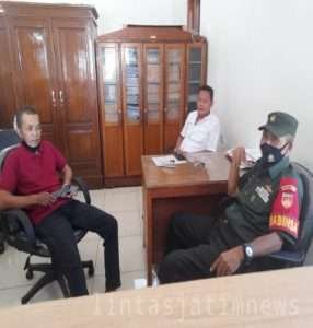 Jelang Lebaran, Babinsa Perkuat Sinegritas Dengan Perangkat Desa