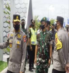 Danrem 081/DSJ dampingi Irwasum Polri Tinjau Posko Terpadu Rest Area 575 A tol Ngawi