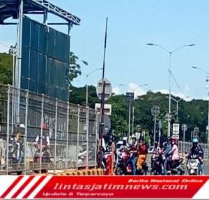 Terlihat Sepi Puncak arus mudik di Penyeberangan Jembatan tol Suramadu