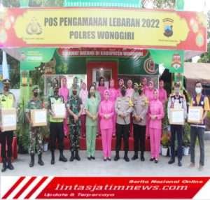 Kunjungi Pos Pengamanan Lebaran, Dandim Dan Kalpolres Wonogiri Beserta Rombongan Begikan Bingkisan Kepada Petugas