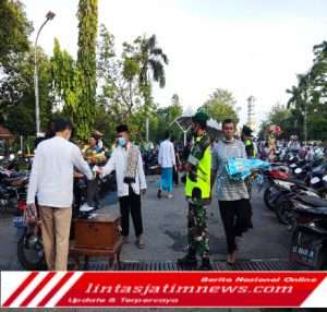 Danramil Ngawi Pimpin Pengamanan Sholat Idul Fitri Di Masjid Agung Ngawi