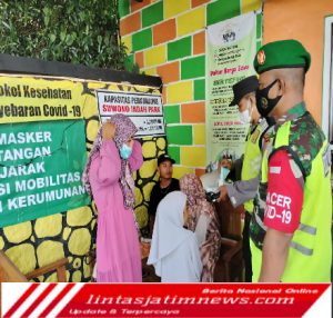 Antisipasi lonjakan pengunjung, Babinsa Koramil 0805/07 Ngrambe Laksanakan Pemantauan Protkes tempat wisata