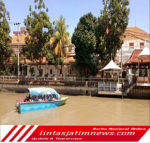 Wisata Perahu Kalimas mulai di Lirik Warga Surabaya