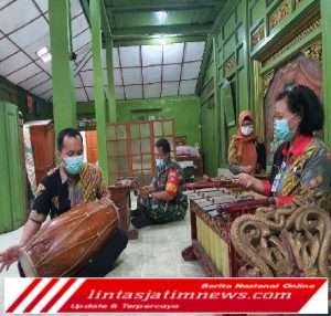 Babinsa, Lurah dan Pokmas Kemlayan Ikut Promosikan UMKM Lewat TV indosiar