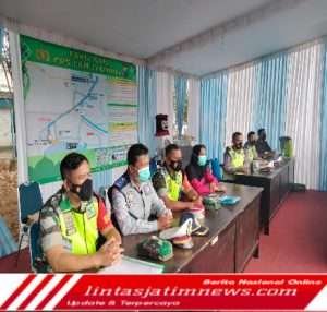 Wujudkan Rasa Aman Arus balik, Babinsa Koramil 0801/01 Pacitan Jaga Di Pos Pam Lebaran