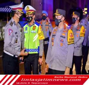 Kapolri Tinjau Langsung Tol Cikampek, Pastikan One Way-Contraflow Berjalan Lancar