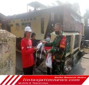 Serka Isdiyanto Aktif Cek Prokes Dan Bagikan Masker Gratis Kepada Warga