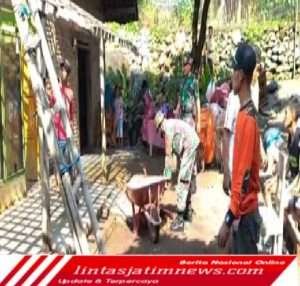 Babinsa Koramil Kendal Bantu Rehab Rumah Warga