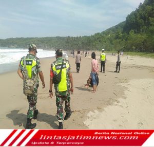 Babinsa Koramil 0801/01 Pacitan Patroli Pengunjung Tempat Wisata Teleng Ria