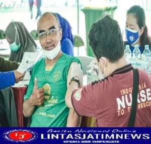 Ribuan Bonek Antusias Vaksin Booster