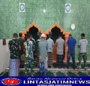 Tetap Utamakan Ibadah, Satgas TMMD 113 Kodim 0802/Ponorogo Laksanakan Shalat Berjamaah