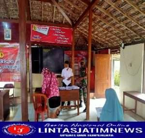 Babinsa Desa Sukorejo Dampingi Penyaluran Bantuan BLTDD Kepada 120 Warga