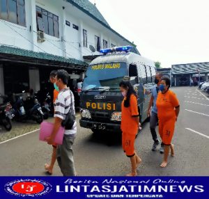 Penyidik Satreskrim Polres Malang Serahkan 3 Jaksa Gadungan ke Kejaksaan Negeri Malang