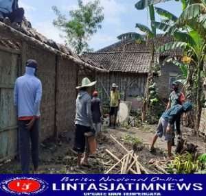 Wujud Nyata Kiprah Babinsa Sambi Bantu Rehap Rumah Warga