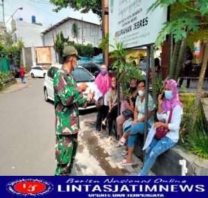 Babinsa Kelurahan Jebres Aktif Melaksanakan Patroli Dan Penegakan Disiplin Prokes