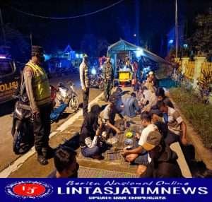 Tak Kenal Lelah, Babinsa Kedunggalar Terus Gencarkan Operasi Yustisi Protkes