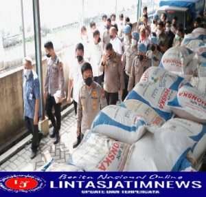 Polda Jatim Bongkar Penyalahgunaan Pupuk Subsidi dan Menyita 279,45 Ton Barang Bukti Pupuk
