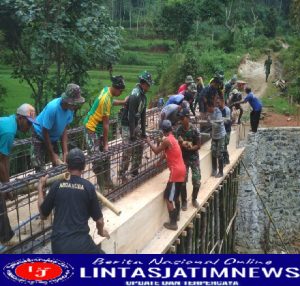 Jembatan Ngandel Jadi Saksi Kebersamaan dan Kekompakan antara TNI dan Rakyat