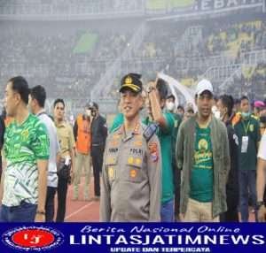 Kerahkan 2.400 Personil Polrestabes Surabaya Berhasil Amankan Pertandingan Persahabatan Antara Persebaya  Vs Persis Solo