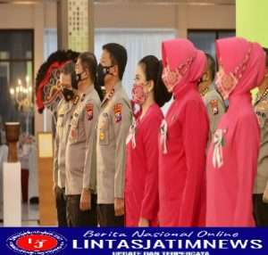 Kapolda Jatim Mengikuti Upacara Virtual HUT Ke-42 Yayasan Kemala Bhayangkari Tahun 2022 di Mapolda Jatim