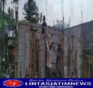 TMMD ke 113, Pembangunan Rumah Milik Puguh Hari ini Proses Pemasangan Bagesting Slop Atas