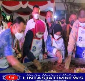 Festival Rujak Ulek Surabaya 2022 Berlangsung Meriah