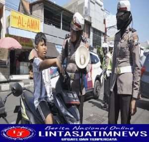 Satlantas Polres Gresik Menghimbau Para Pelanggar Lalu Lintas