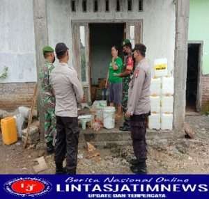 Pantau Harga Minyak Goreng, Babinsa Koramil 04/Padas Cek Langsung Ke Pasar
