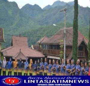 Sejuknya Fun Game Pagi di Pujon Batu