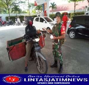 Sambangi SPBU Banyuanyar, Serda Daryono Terapkan Prokes Ketat