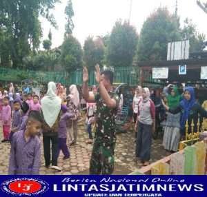 Motivasi Semangat Belajar, Satgas TMMD ke 113 Kodim Ponorogo Senam Bersama Anak Anak TK Dharma Wanita Cepoko