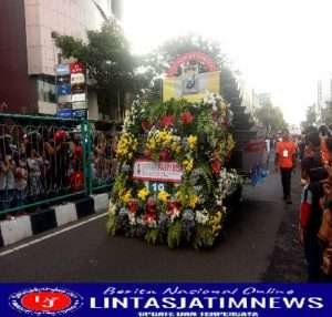 Luar Biasa, Warga Banjiri Pagelaran Surabaya Vaganza