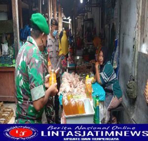 Sertu Suprapto Pantau Harga Minyak Goreng Di Wilayah Binaannya