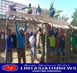 Babinsa Pos Ramil 0805/15  Pitu Gotong Royong membantu Bedah Rumah Warga Binaanya