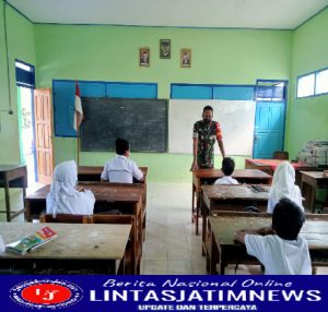 Tumbuhkan Semangat Patriotisme, Babinsa 0805/05 Karangjati Berikan Wasbang Ke Siswa Siswi