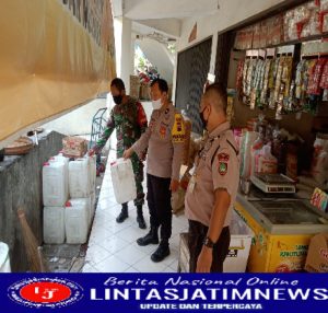 Kompak..!!Babinsa Dan Bhabinkamtibmas Nusukan Pantau Ketersediaan Minyak Curah di Pasar Nusukan