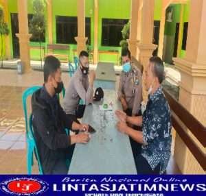 Gresik Level 1, Bhabinkamtibmas Terus Sosialisasi Kepada Warga di Perbatasan