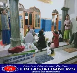 Gerakan Al Maun PRPM Panyuran membagikan ratusan bungkus Beras 5 kg